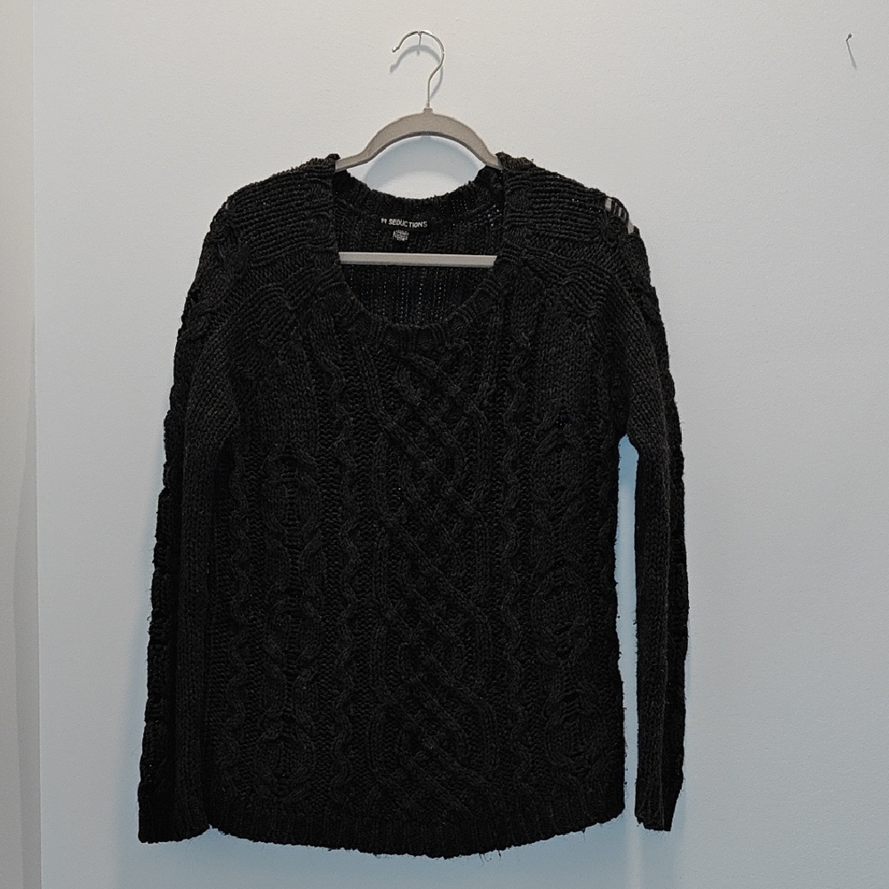 H&M Gray Chunky Cable Knit Crew Neck Sweater